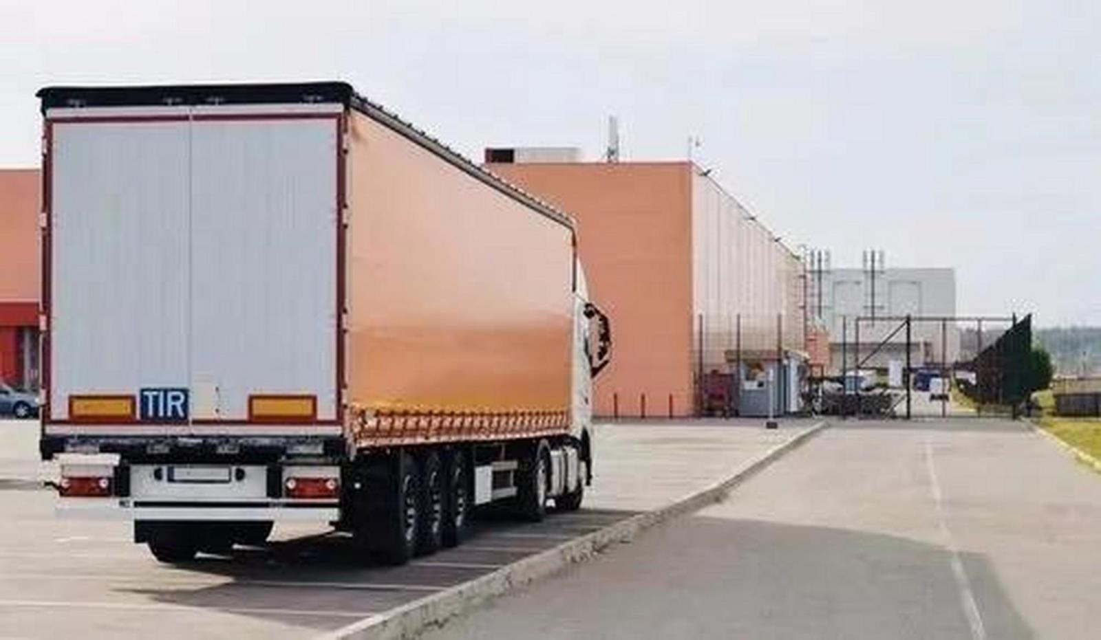 中东卡航 · 危险品公路运输 · 中国至阿联酋 · 15-18天直达